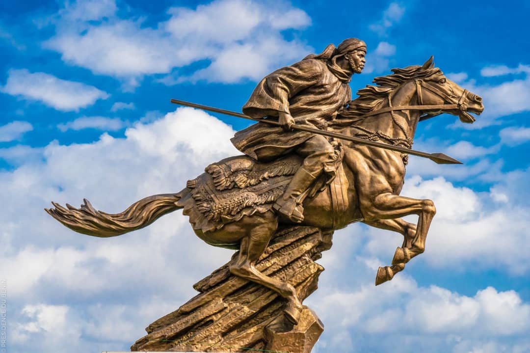 Bio Guerra Monument Mobile